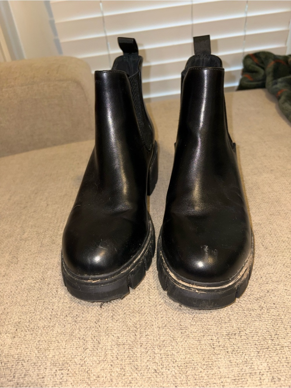 ATHLEFIT Black Chunky Lug Sole Chelsea Boots Size 6.5